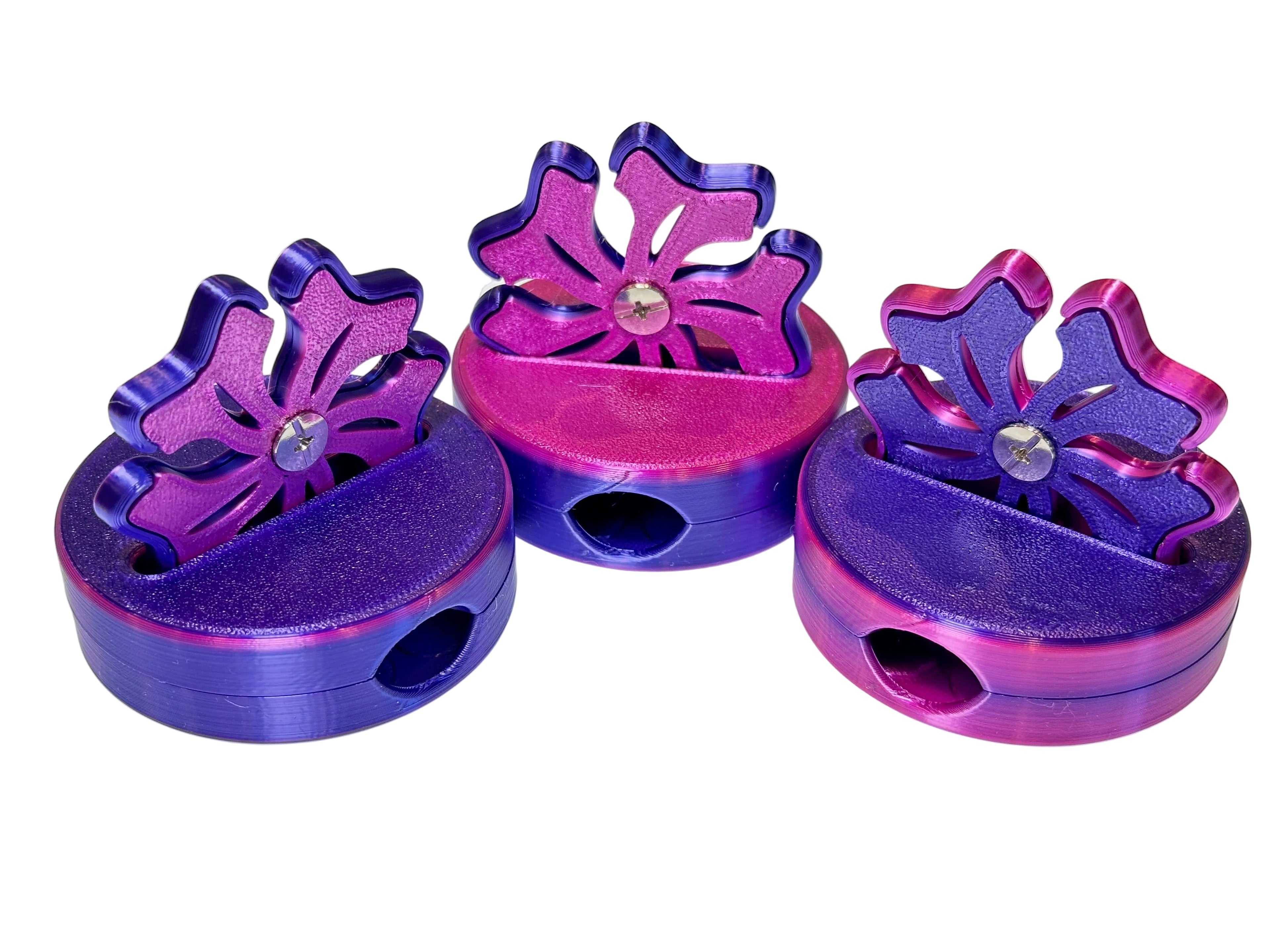 BladeSaver Thread Cutter in Purple Fuchsia