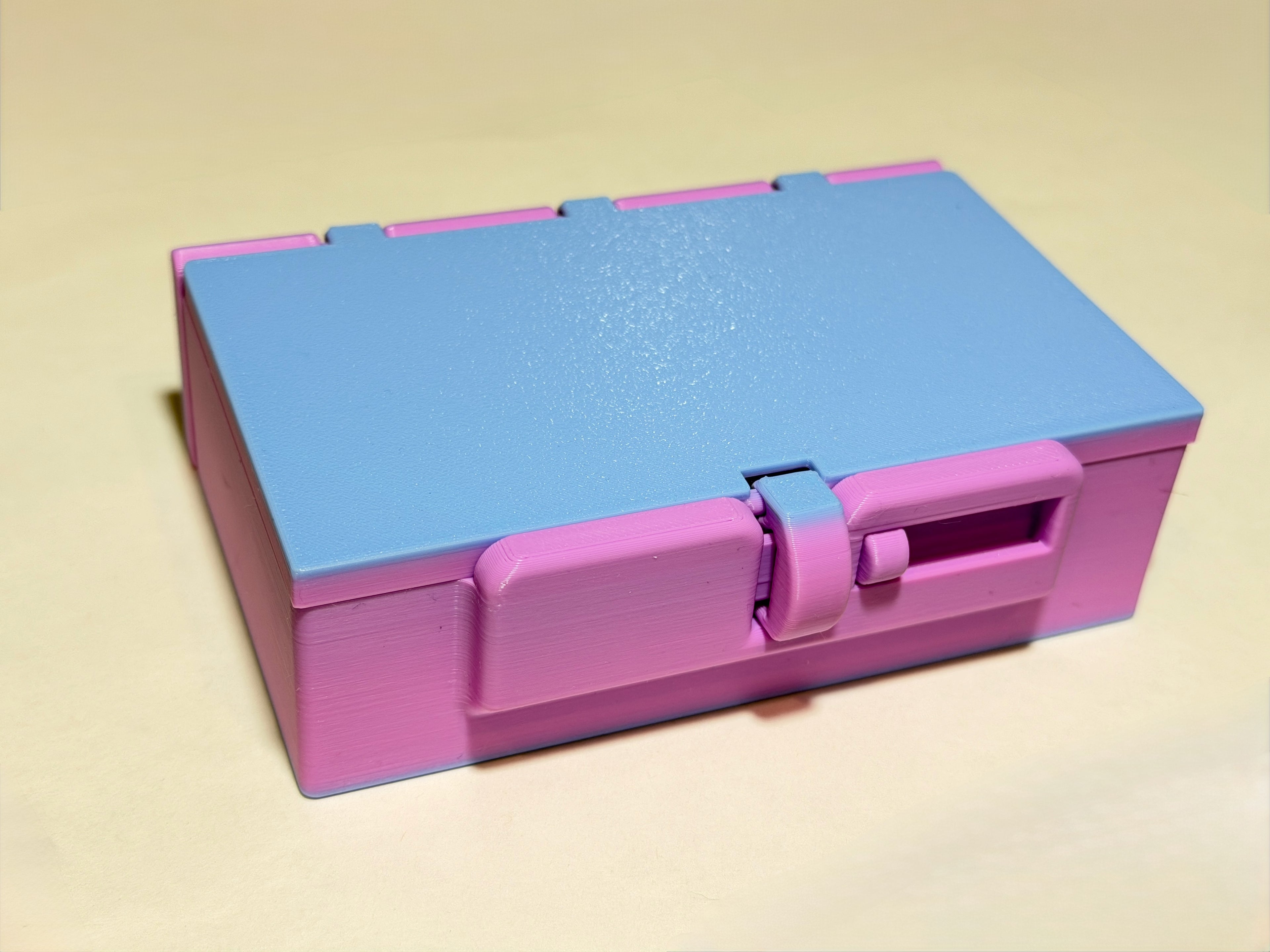 Bobbin Box with Latch