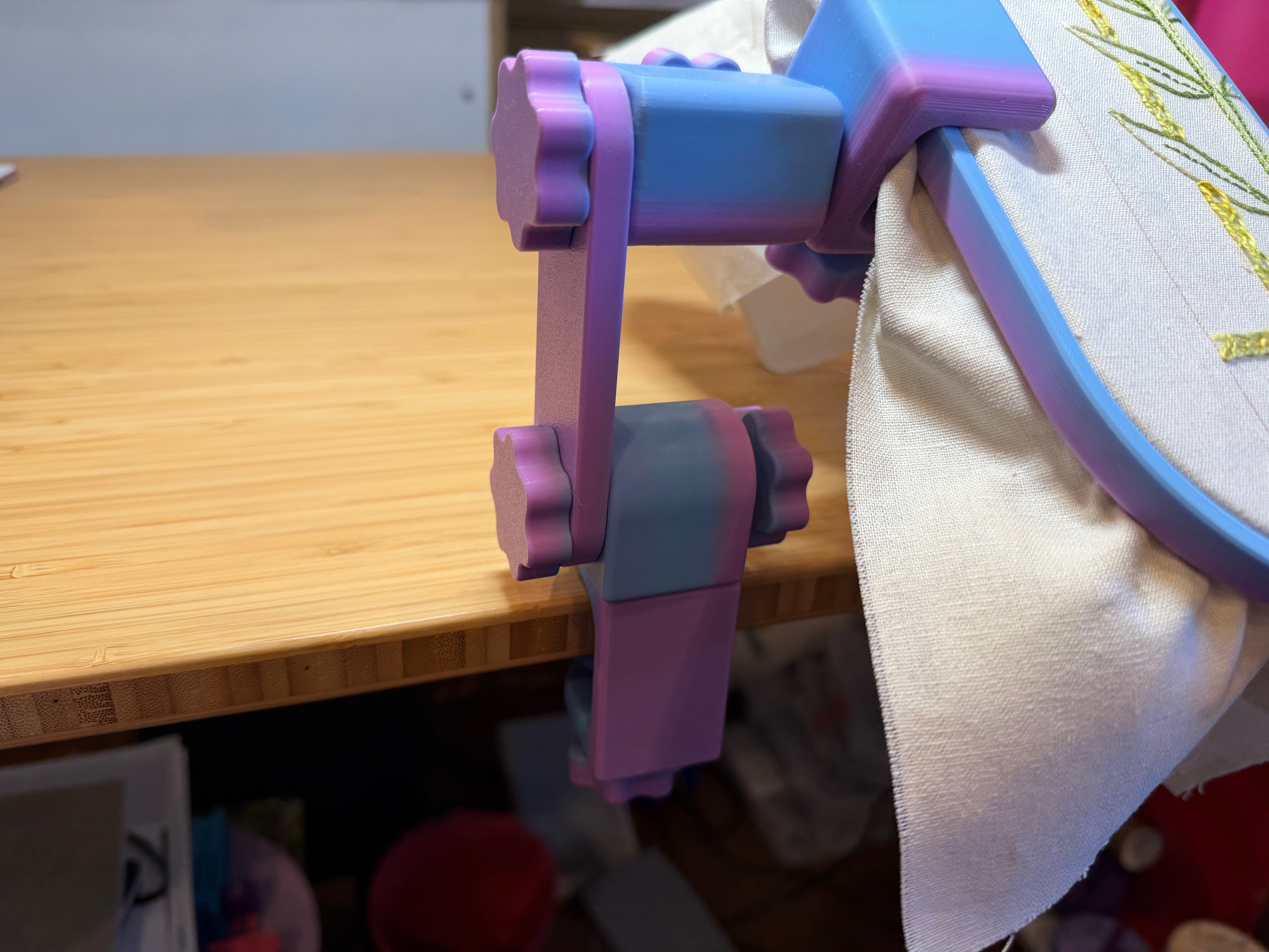 Hands-Free Hoop Holder